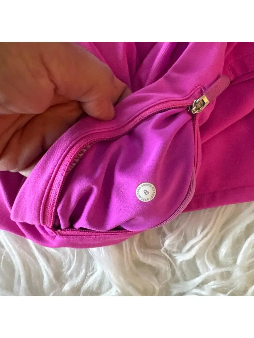 Lululemon speed up shorts 4” size 8 - Picture 4 of 4